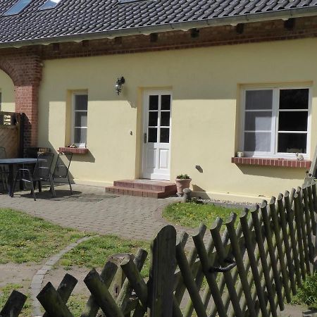 רוסטוק Ferienwohnung Ostseewald מראה חיצוני תמונה